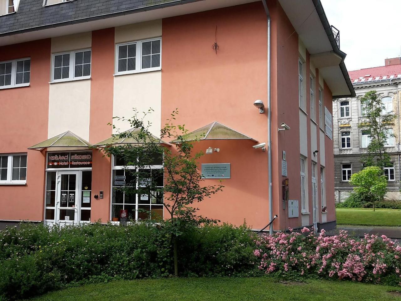 Vzdelavaci Stredisko A Hotel Varnsdorf Exterior photo